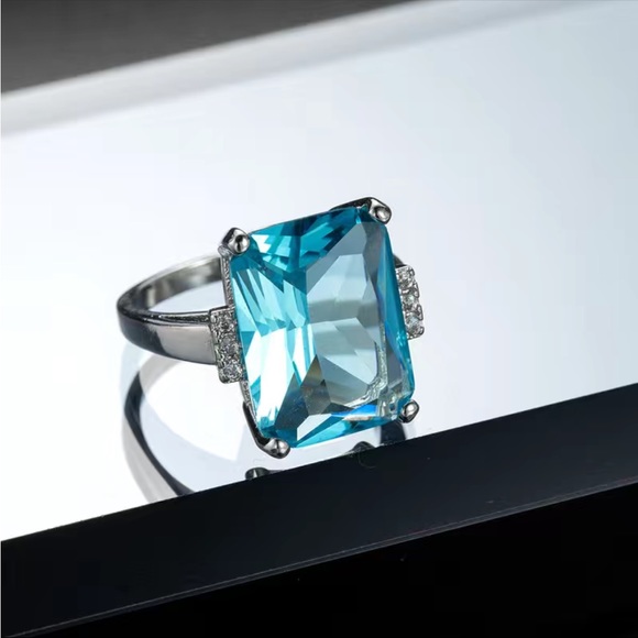 New Women’s 925 Silver Square Aquamarine Ring - Picture 7 of 8